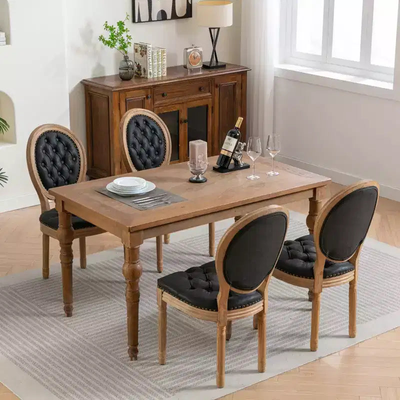 Chaises de salle à manger capitonnées de style français