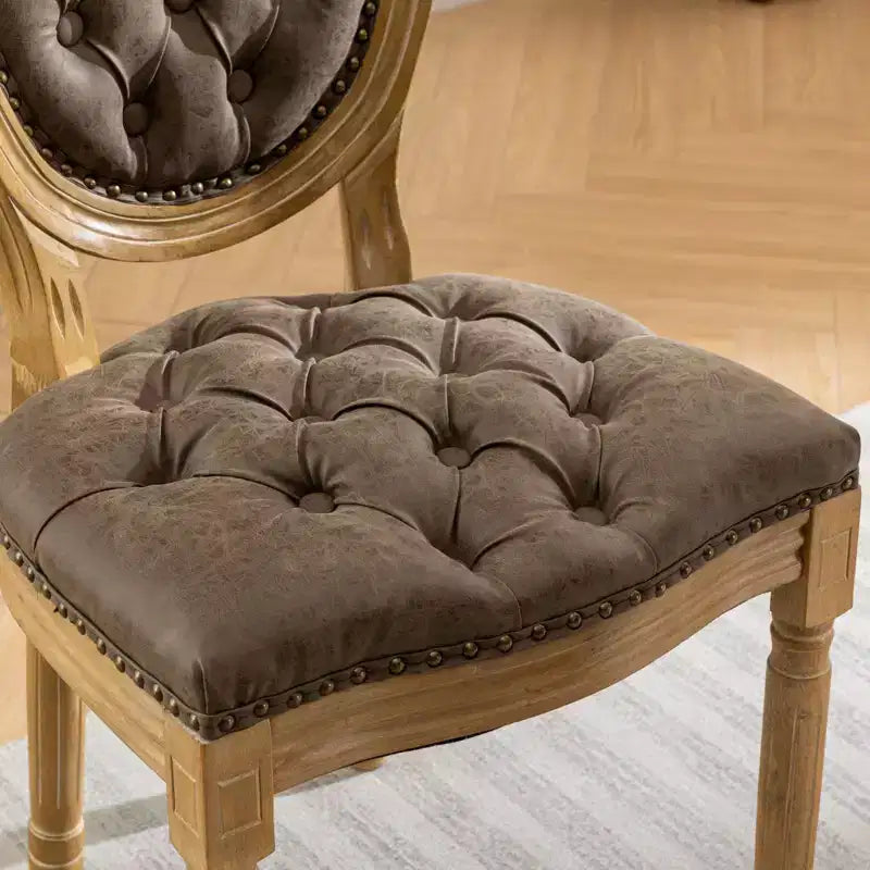 Chaises de salle à manger capitonnées de style français