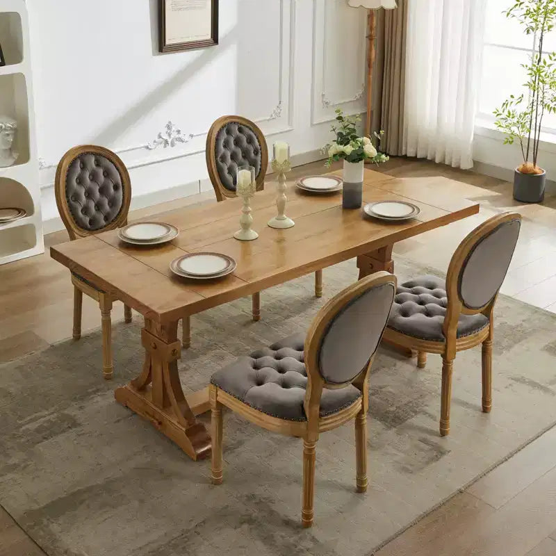 Chaises de salle à manger capitonnées de style français
