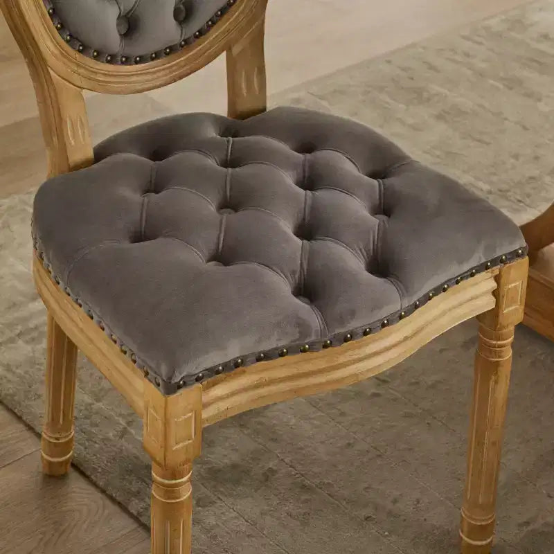 Chaises de salle à manger capitonnées de style français