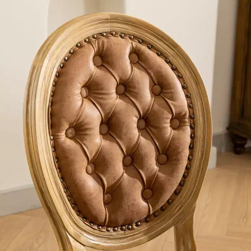 Chaises de salle à manger capitonnées de style français