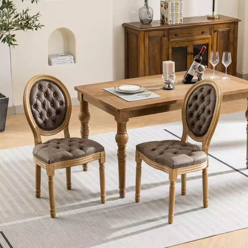 Chaises de salle à manger capitonnées de style français