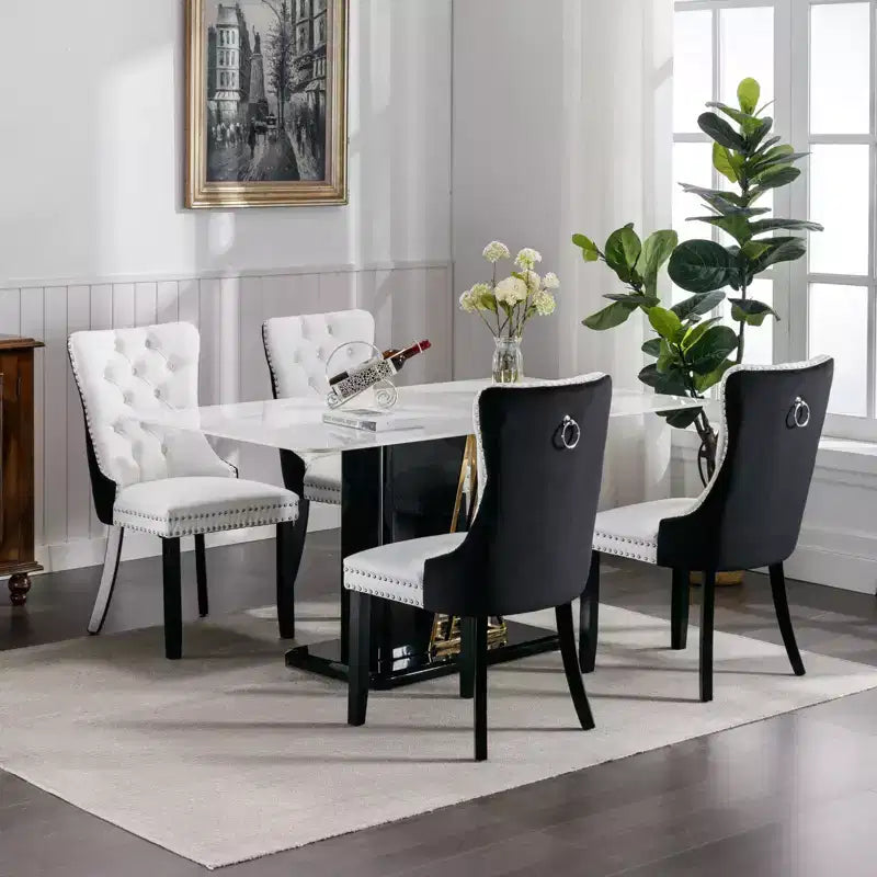 Chaises de salle à manger capitonnées et toniques