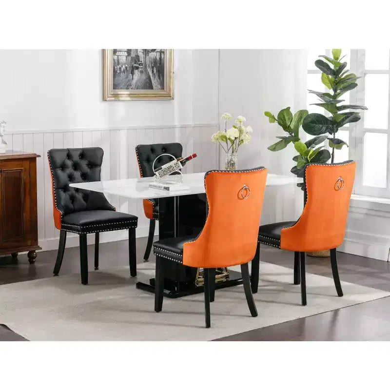 Chaises de salle à manger capitonnées et toniques