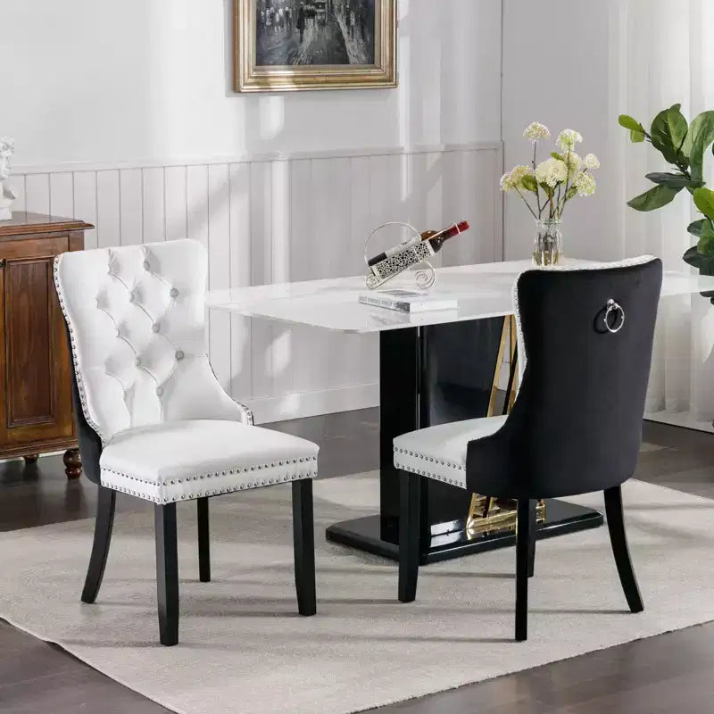 Chaises de salle à manger capitonnées et toniques