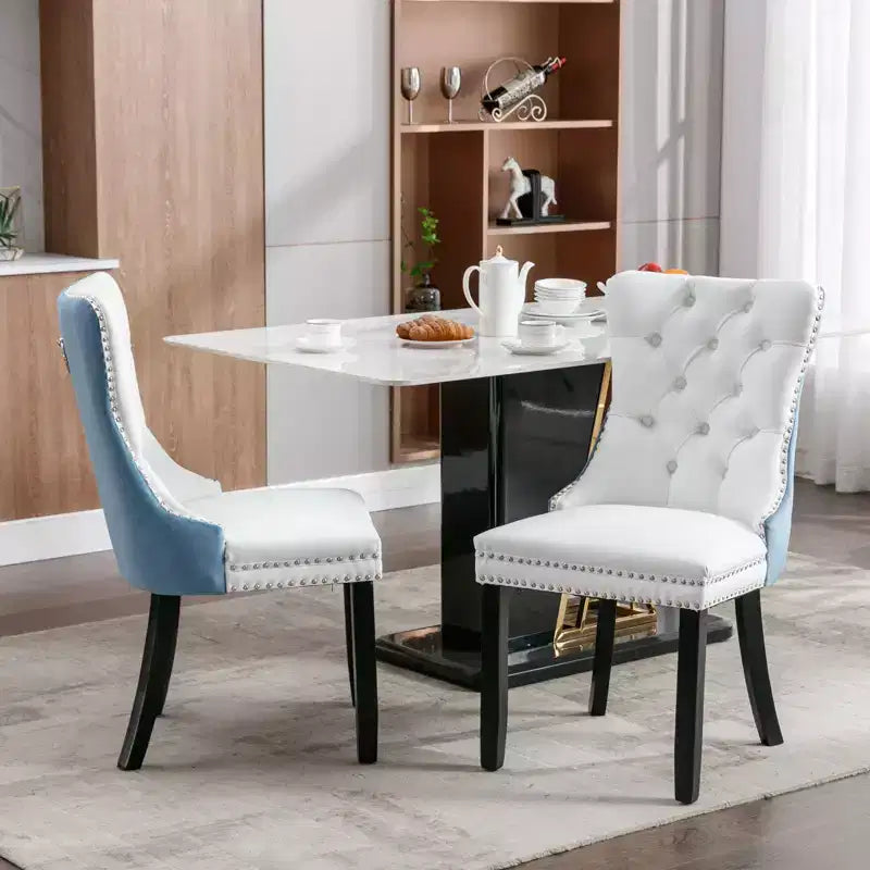Chaises de salle à manger capitonnées et toniques