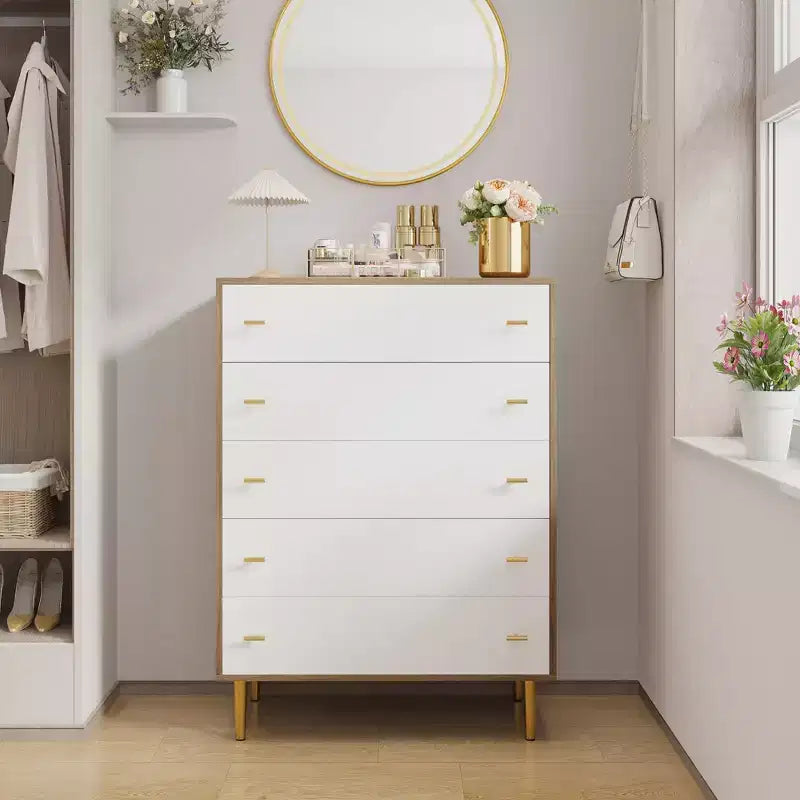 Commode à tiroirs avec poignées en barre